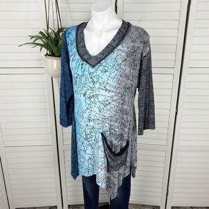 Art of Cloth Blue V Neck Tunic Top V Neck 3/4 Sleeve Cursive Script Women Size S